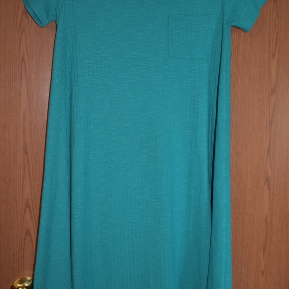 Lula Roe Carly - Picture 2 of 3